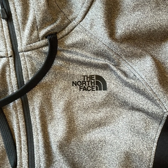 North Face women’s hoodie - Picture 2 of 3